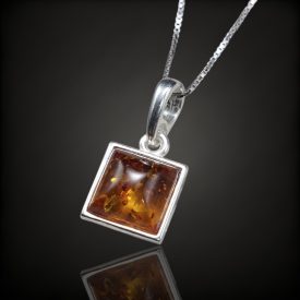 Borostyán ezüst medál