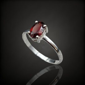 Gránát ezüst gyűrű