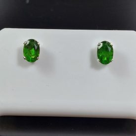 Króm-diopszid ezüst fülbevaló