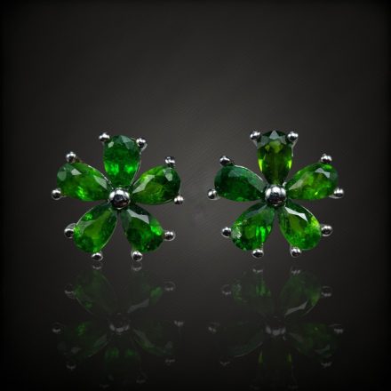 Króm-diopszid ezüst fülbevaló