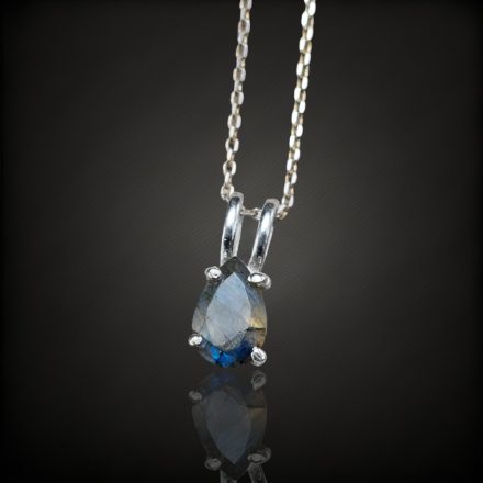 Labradorit ezüst medál