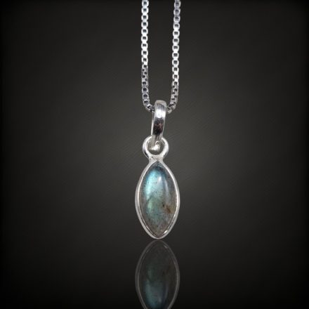 Labradorit ezüst medál