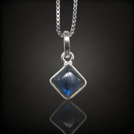 Labradorit ezüst medál