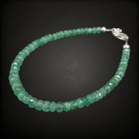 Smaragd karkötő